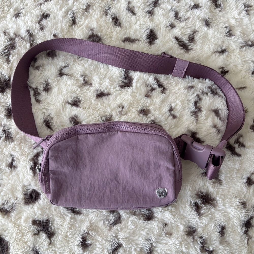 Lululemon Lavender Luxe Everywhere Belt Bag 1L